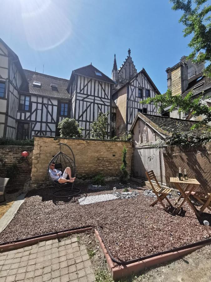 Les Cieux De La Cathedrale - Calme - Jardin - Wifi Apartman Troyes Kültér fotó
