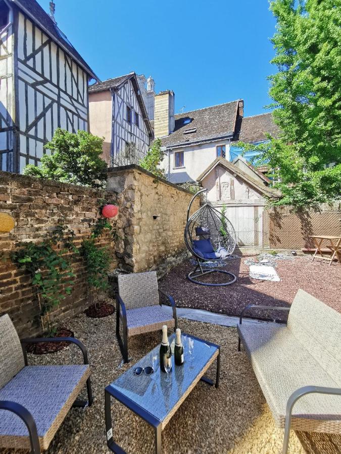 Les Cieux De La Cathedrale - Calme - Jardin - Wifi Apartman Troyes Kültér fotó