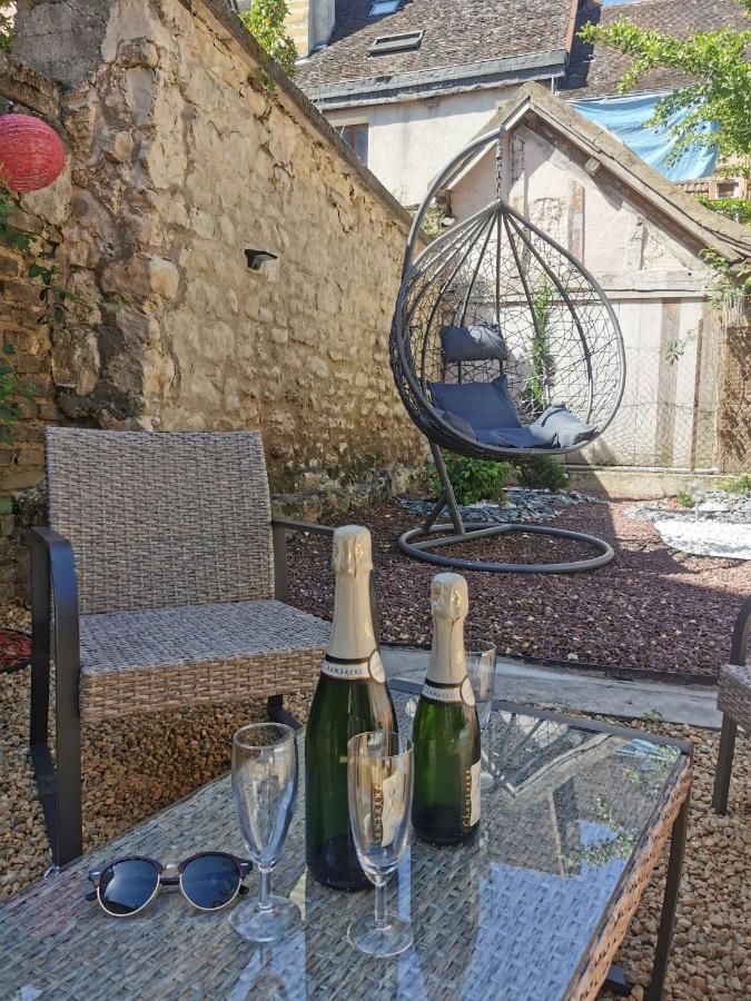 Les Cieux De La Cathedrale - Calme - Jardin - Wifi Apartman Troyes Kültér fotó